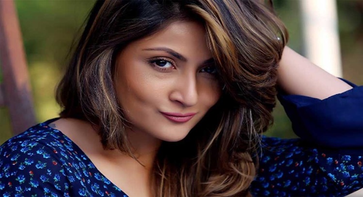 Urvashi Dholakia